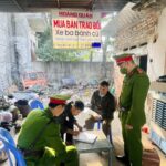 CÔNG AN XÃ TỀ LỖ TĂNG CƯỜNG TUYÊN TRUYỀN, KIỂM TRA, XỬ LÝ VI PHẠM ĐỐI VỚI XE BA BÁNH, BỐN BÁN TỰ SẢN XUẤT, LẮP RÁP VÀ XE MÔ TÔ, XE GẮN MÁY KÉO THEO XE KHÁC, VẬT KHÁC THAM GIA GIAO THÔNG